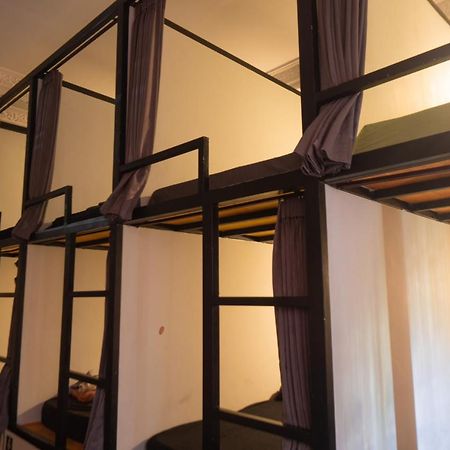 Sunshot Hostel Легиан Екстериор снимка
